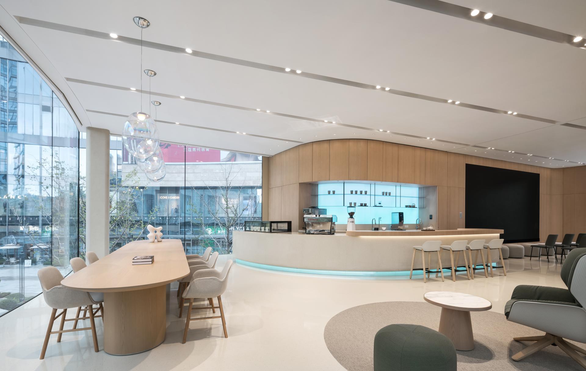 London Design Awards Winner - ZEEKR HANGZHOU STARLIGHT STORE